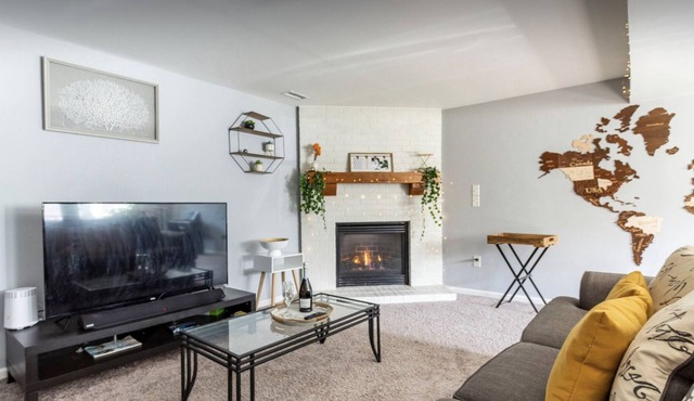 Boho-chic Private Ground Floor in Middle River