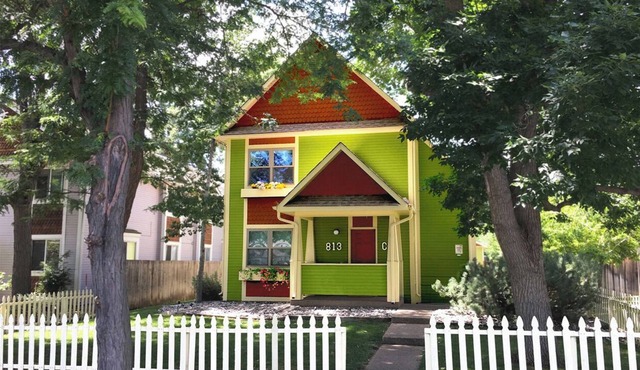 Boutique Studio Apartment Hotel across from CSU in Old Town Fort Collins! Like it's namesake, Studio FoCo (short for Fort Collins) is the perfect blend of special-occasion luxury and at-home comfort. Large windows overlook the tree-lined street of th in Fort Collins