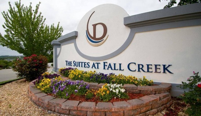 Branson | Easy Lake Retreat | Pool + Lake in Branson