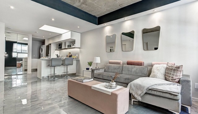 Bright Apartment with All Amenities in Montreal