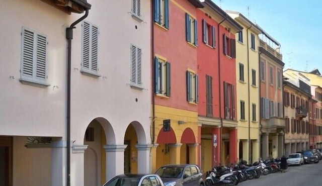 'Ca' di Vale': cozy flat in the centre of Bologna. Rooftops view of the town. in Bologna