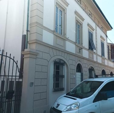 Camera in villa in Lucca
