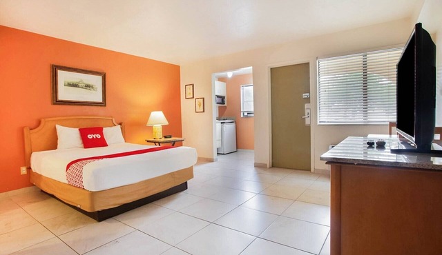 Cape Coral FL | King bed in Cape Coral FL