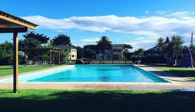 Casa Aneto D: A welcoming apartment surrounded by the greenery, with Free WI-FI. in Castagneto Carducci