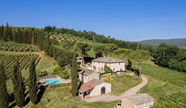 Casale Eleganza - Five Bedroom Villa, Sleeps 10 in San Gimignano