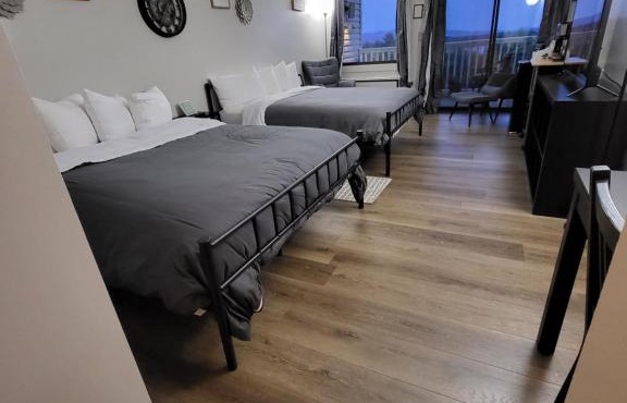 Cedar Lodge Room w/Lake Views! in Laconia