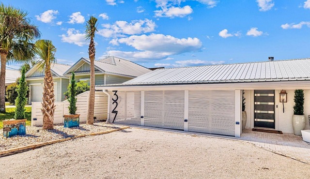 Charming 3-bedroom villa in tranquil Carillon Beach with private pool, WiFi in Carillon beach