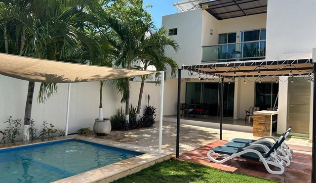Charming 3-bedroom Private Pool Villa with AC and WiFi in enjoyable Mérida in Mérida