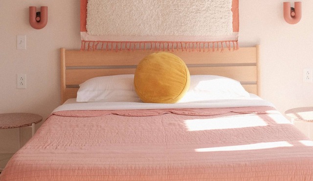 Charming bed & breakfast in delightful Kansas City with cozy vibes in Kansas City