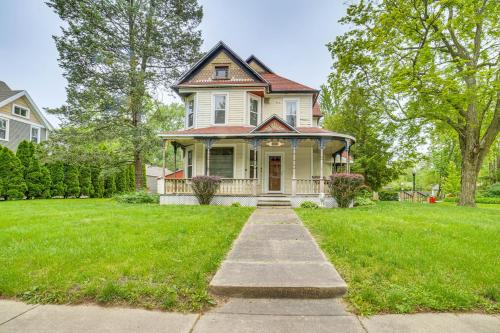 Charming Champaign Victorian w/Deck! in Champaign
