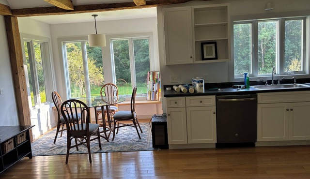 Charming country guest house with 1 bedroom and loft, WiFi, AC in lovely Nelson in Nelson