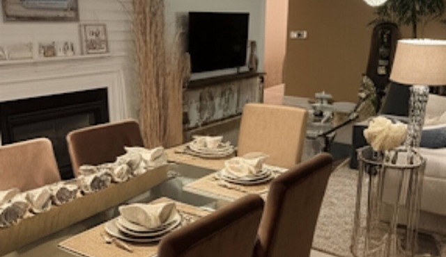 Charming luxury 2-bedroom condo with fitness room and AC in Willowbrook in Willowbrook