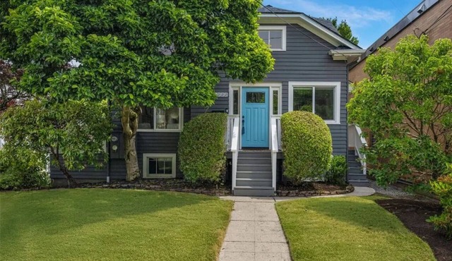 Charming Queen Anne Craftsman Home - 4BR, 3BA, 2 Full Kitchens, sleep 11+ in Seattle