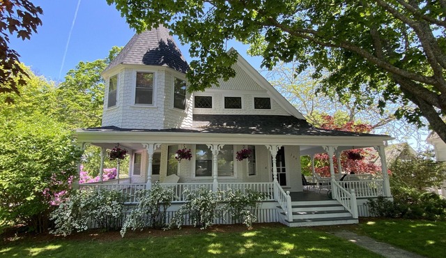 Charming Waterview Victorian w/Cottages near beach, harbor & town in Wellfleet