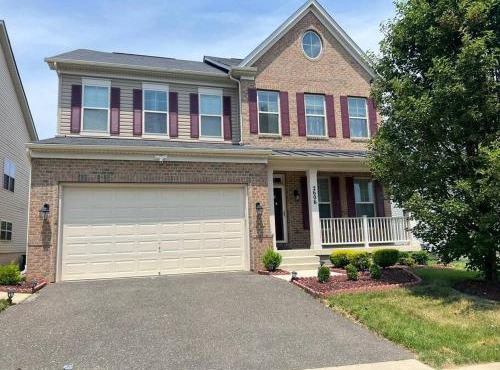 Classic 6Bed,3.5Bath at the heart of Lanham next door to DC. Maryland in Lanham