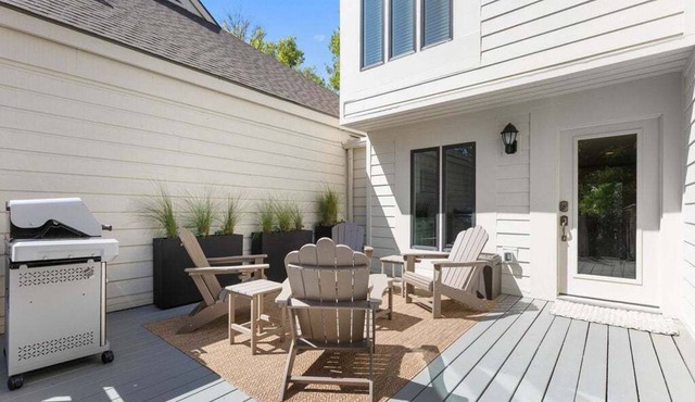 Coastal luxury at 774 Spinnaker-charming 2-BR villa in Seabrook Island, steps from beach and golf. in Seabrook Island