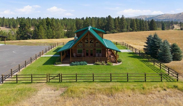 * * *Como Peaks Cabin* * * in Hamilton