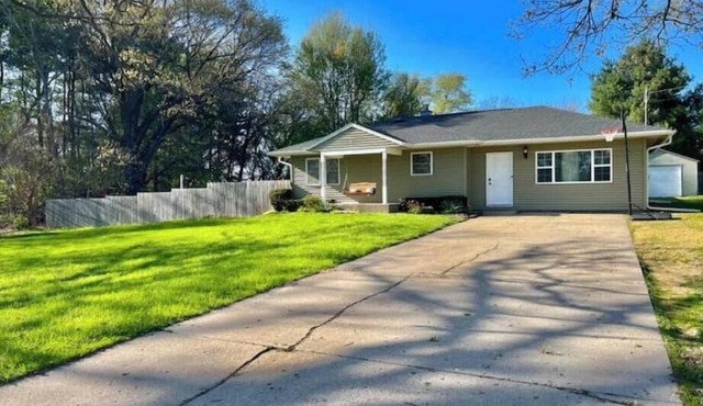 Countryside Charm : 3BR, 2BA + 1 Acre Of Land in Dixon
