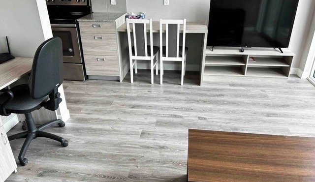 Cozy 1-bedroom apartment with AC in excellent Waterloo location in Waterloo