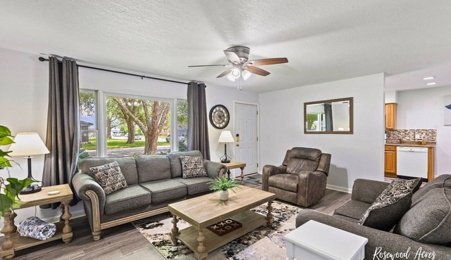 Cozy Home In Bourbonnais-2 king beds close to O.N.U. in Bourbonnais
