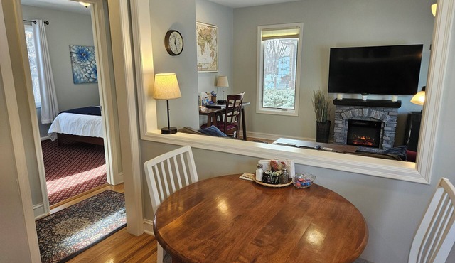 Cozy, Immaculate Golden Valley Retreat in Quiet, Central Neighborhood in Minneapolis