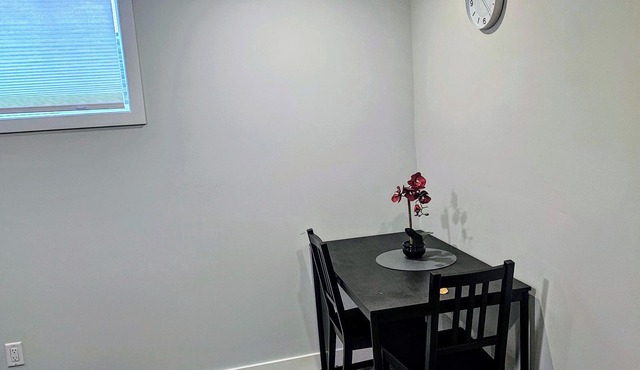 Cozy One room Unit in a House, in a great location in Barrhaven Half Moon Bay. in Ottawa