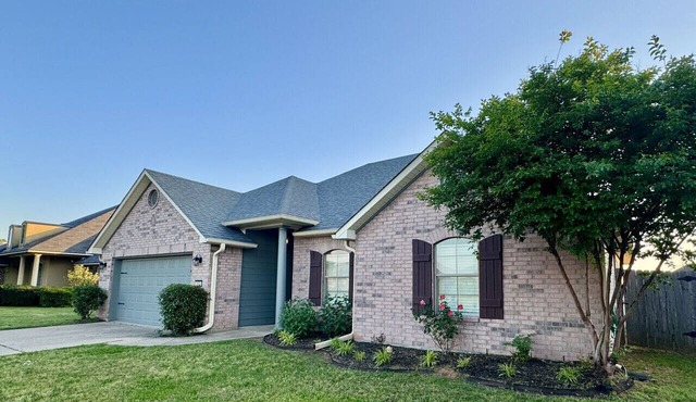 Cypress Moss Retreat in Legacy 4BR 2BA in Bossier City