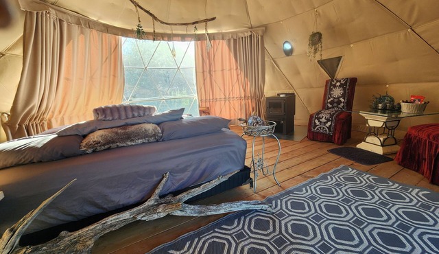 #D5 Nordic Nook Dome- 1 King Bed -No pets please in Drumheller