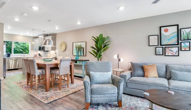 Delightful Brewery District Three Bedroom in Asheville