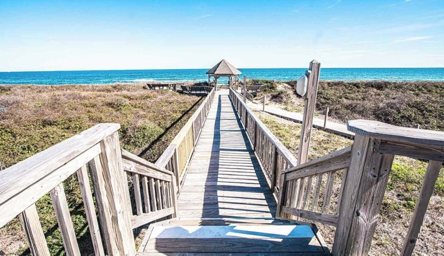 Deluxe 2BR Condo near Beach & Boardwalk in Kitty Hawk