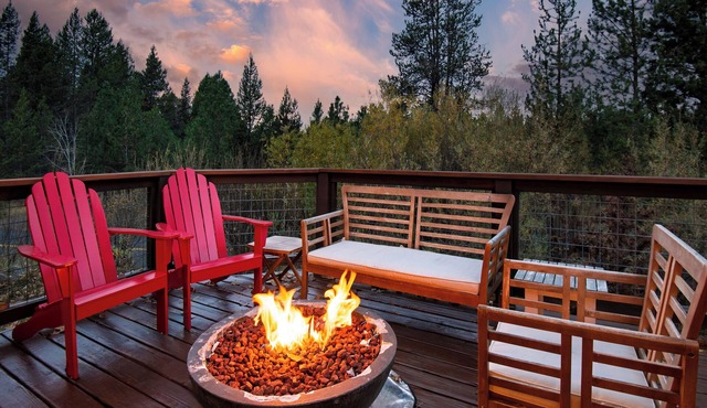 Deschutes River Retreat Hot Tub + Firepit Near Mt. Bachelor | River Meadows in Bend