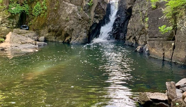 Digital Detox @ a SECLUDED RUSTIC camp site. Waterfall, creek, swimming hole in Crown Point