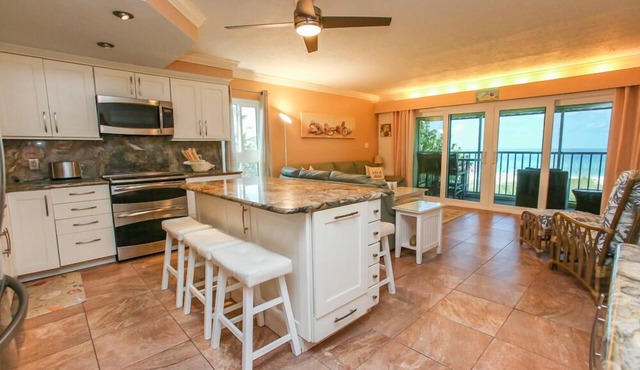 Direct Beachfront Gulf with Amazing Views in Longboat Key