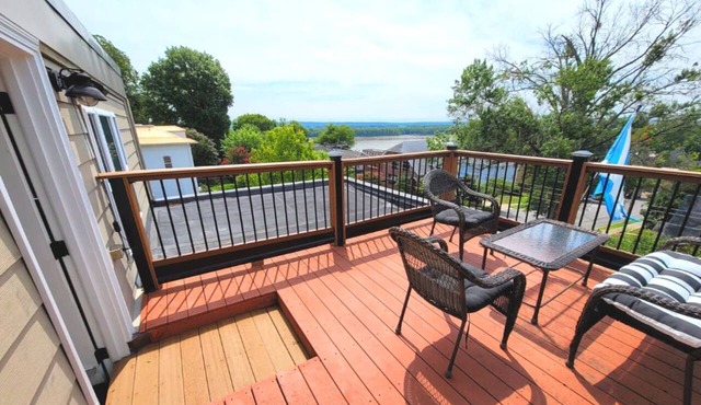 Downtown Penthouse w/Amazing River View! in Cape Girardeau