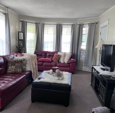 Eden's Cozy Oasis in Windsor