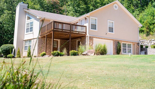 Eli's Woodland Escape in Russellville
