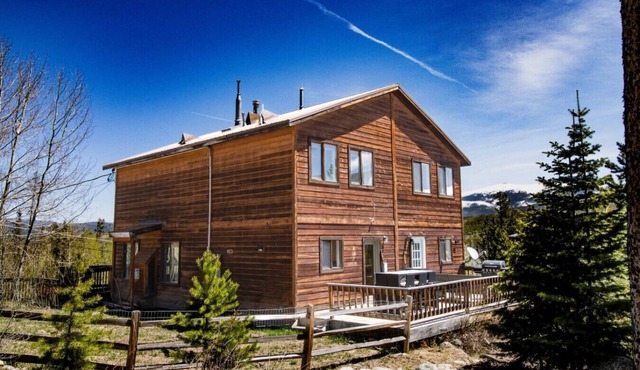 Elk Run half Duplex with views! in Winter Park