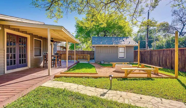 Enchanting 4-bedroom house with Pool, Theater, Firepit and Games. Pet Friendly. in San Antonio
