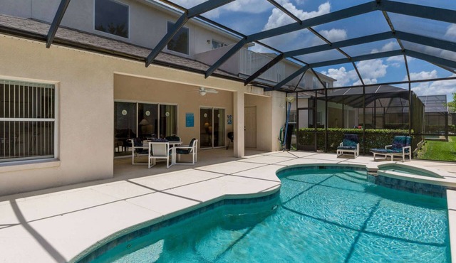 Escape to Luxury: Unwind in Our Captivating Vacation Villa in Cumbrian Lakes. in Kissimmee