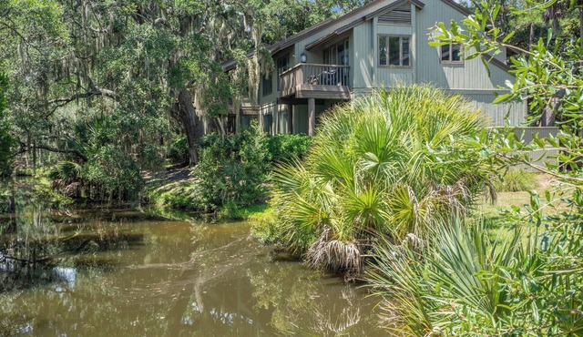 Fairway Oaks Villa! Lagoon views! Short 5-7 minute stroll to the beach! in Kiawah Island