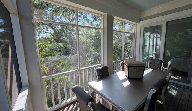 Family-friendly Villa by Ocean. Walk to beach, bike, golf, tennis, fish & pool. in Pawleys Island