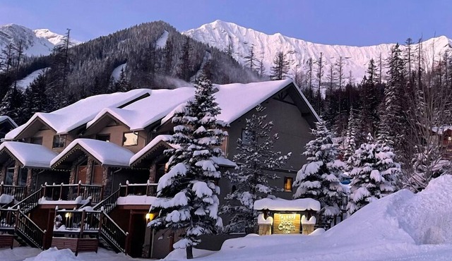 Fernie Alpine Resort accommodation Thunder Ridge Chalet Truly Ski in/Ski out in Fernie