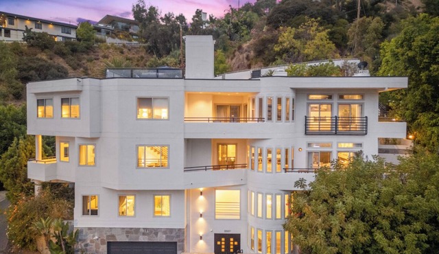Franklin Mediterranean Villa - Spectacular Estate with Panoramic Views of LA in Los Angeles