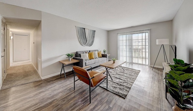 Frontdesk | 2 BR Close to Notre Dame in South Bend