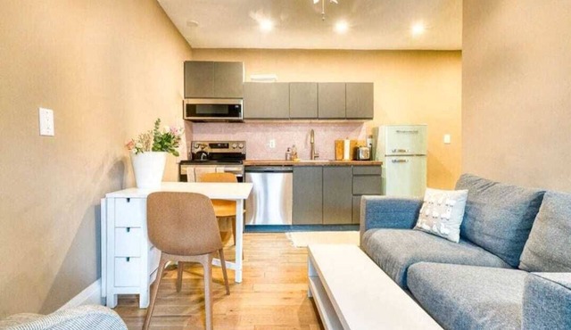 Garden-Facing Gem in Fab Roncy! in Toronto
