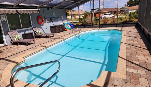 Gorgeous 2BR 2BA Private Pool Home Near Siesta Key Sweet Pineapple in Sarasota