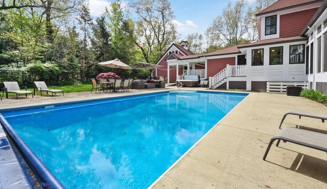 Grand Beach Luxury Estate | Private Heated Pool & Spa | Sleeps 16 in Grand Beach