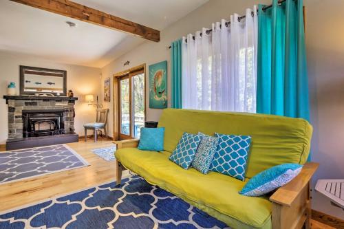 Great for Couples! Cape Cod Cottage 2 Mi to Beach in Wellfleet
