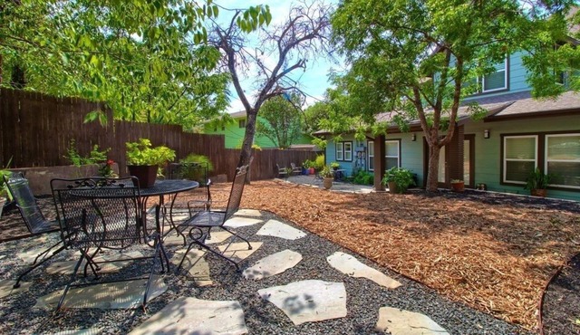 Great location-Beautiful Austin Home-in SoCo 4BR, 3.5BA in Austin