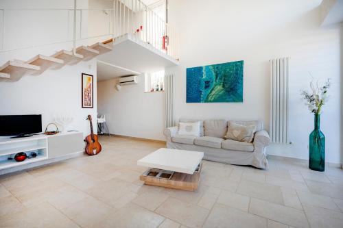 GuestHost - Villa Armida steps from the sea in Bari